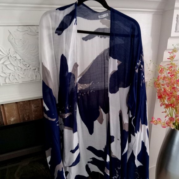 Duster - Picture 1 of 2